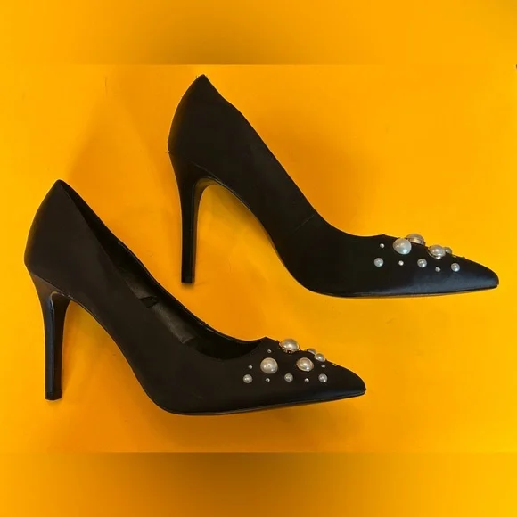 Nine West Black Pumps with Pearl Embellishments - Picture 8 of 13